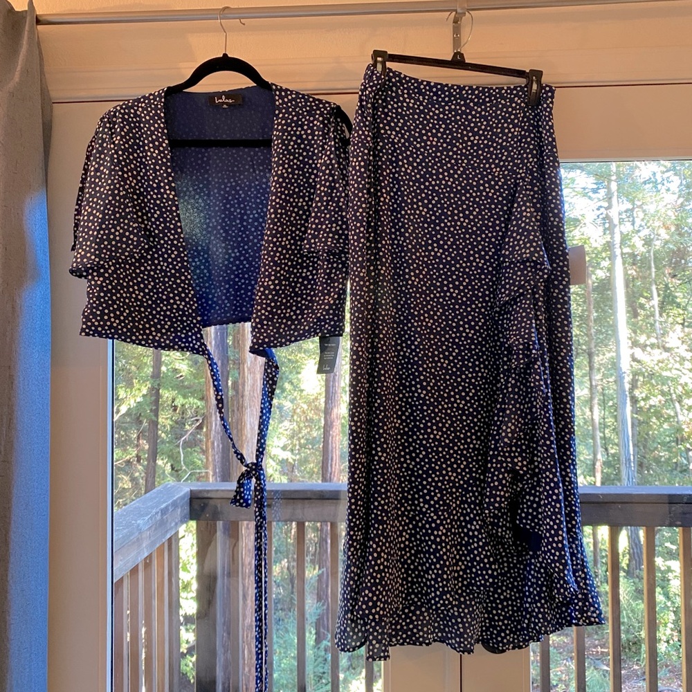 High waisted skirt with wrap top